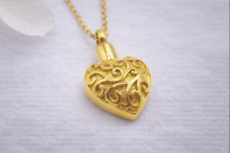 Ascheschmuck Herz, Schmuckurne, Urnen Anhänger goldenes Herz, Asche Anhänger