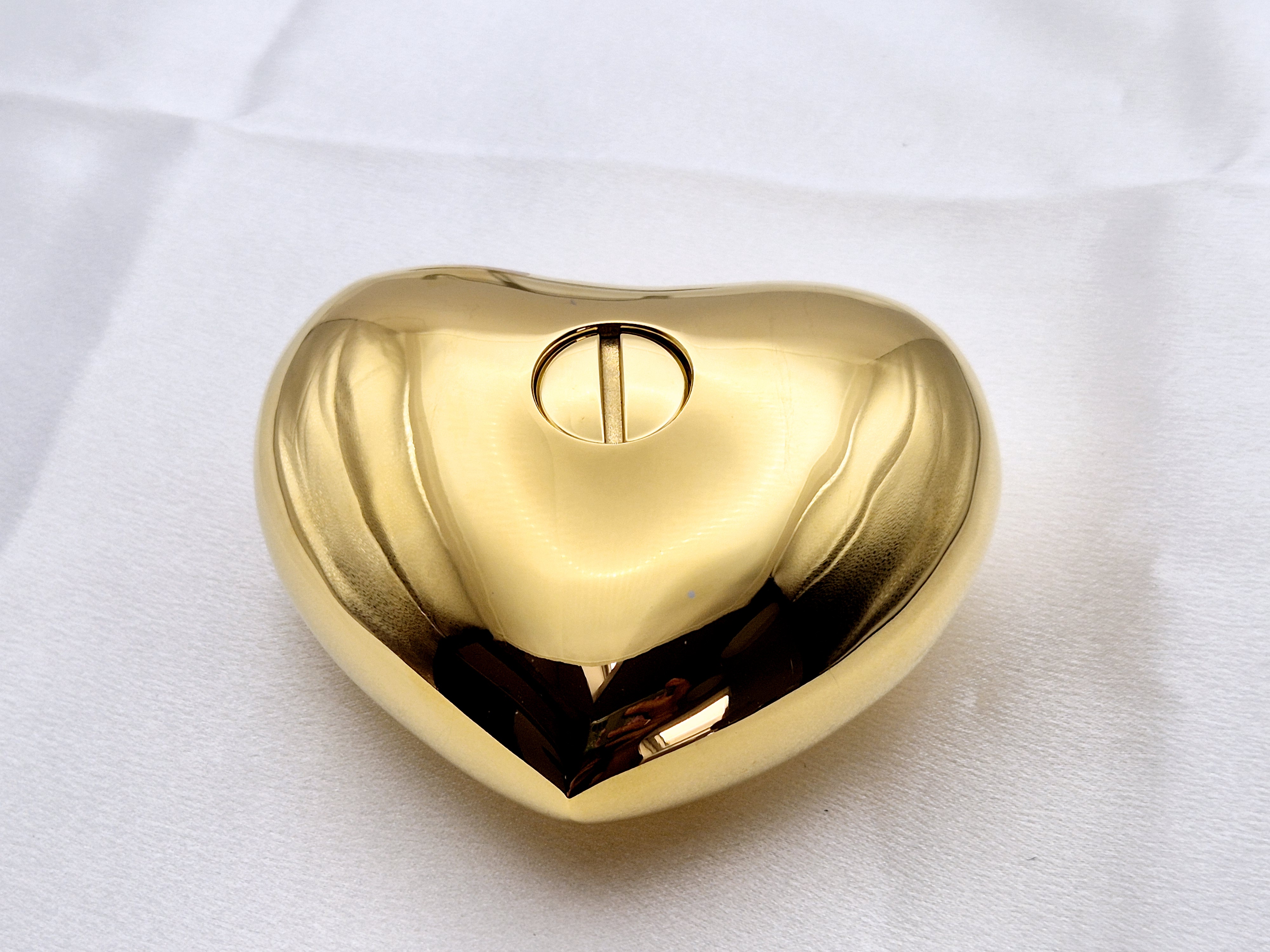 Mini Urne Herzform Gold – Edelstahl Gedenkurne mit silbernem Ständer – Bild 3