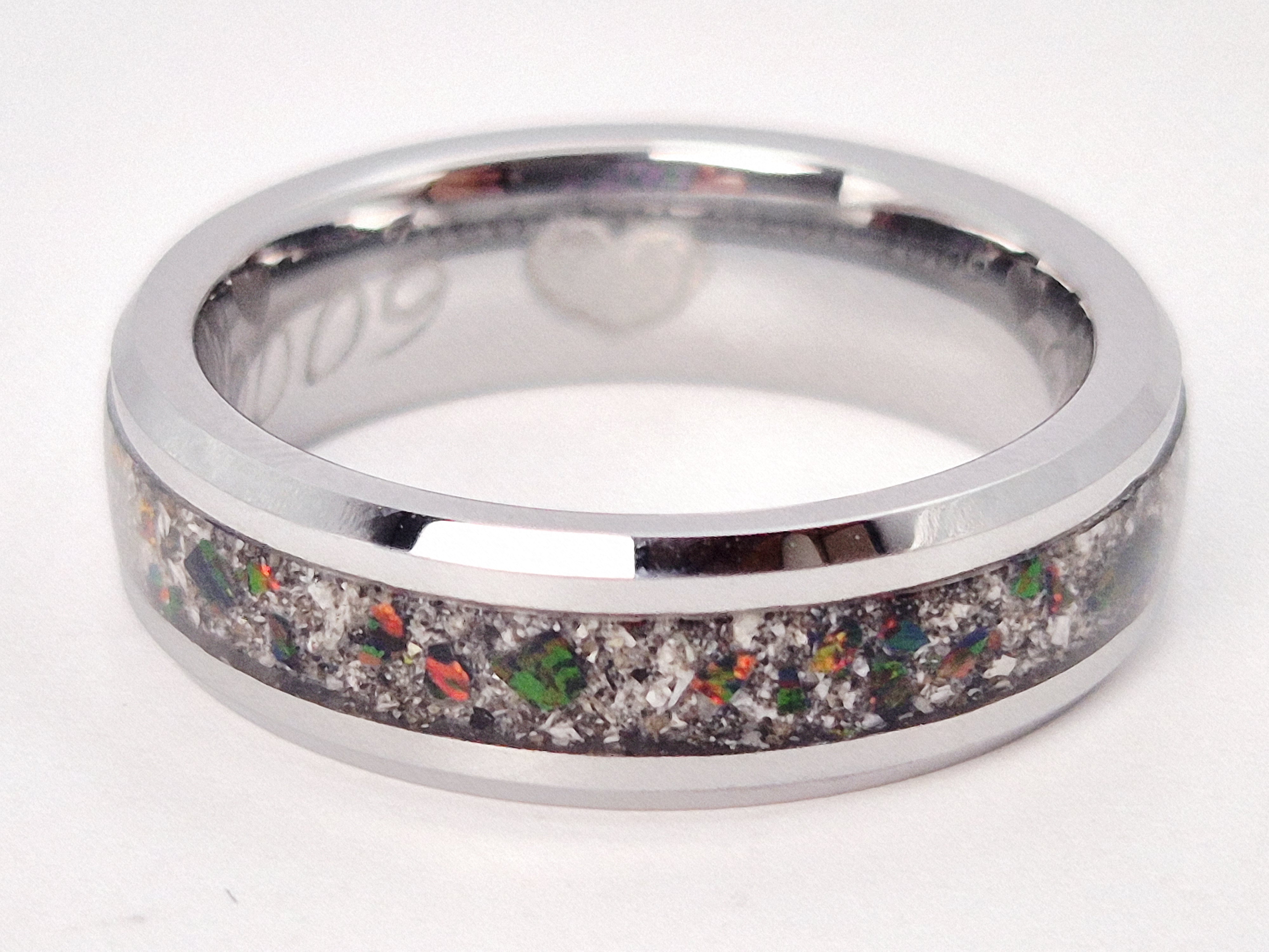 Ring mit Asche, Gedenkring, Trauerring