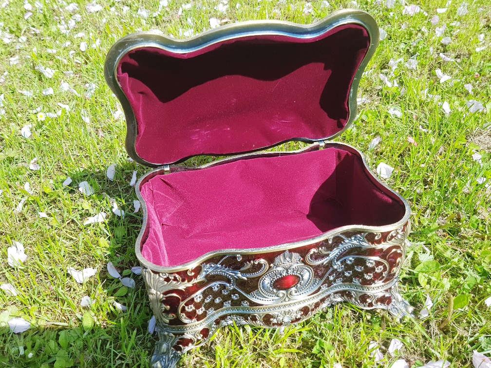 Gedenkurne Königin – Bild 4